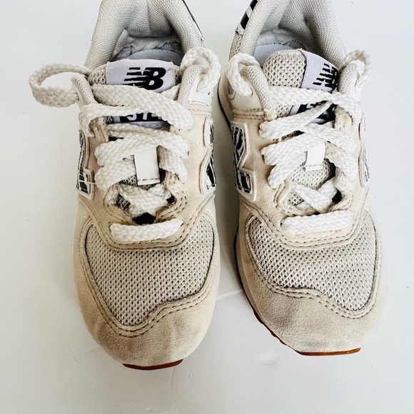 New Balance Girl's Kids 574 V1 70s Racing Lace-up Sneaker - Picture 2 of 8